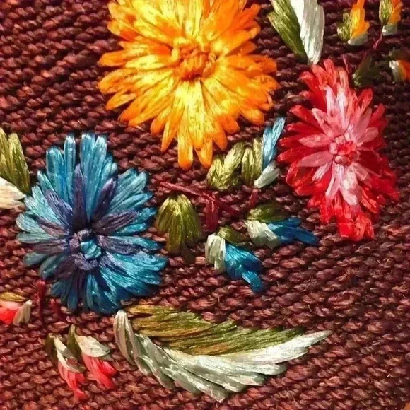 NWT! Croft & Barrow Embroidered Straw Tote Bag. - Picture 2 of 5